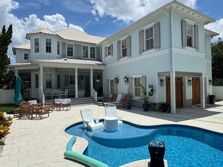 Pressure Washing vs. Soft Washing in Florida: What’s Safe for Your Home?